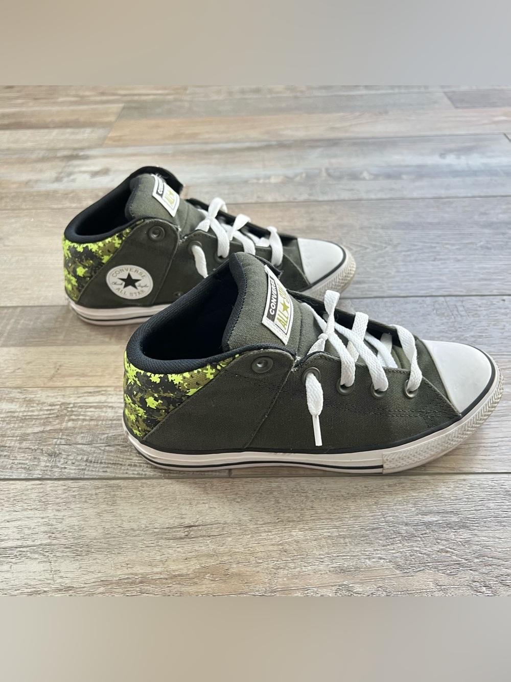 Converse Boys Chuck Taylor Axel Digi Camo Shoes Size 3